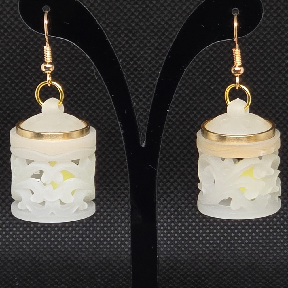 Fragrance Sachet earrings - white